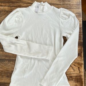 NWT Gap mock turtleneck with puffy sleeves - off white.
